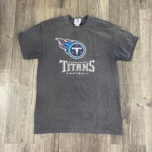 Mens medium short sleeve titans tee